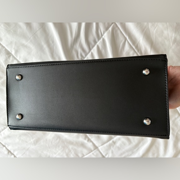 Saint Ivvy Darkness Tote - Picture 4 of 6